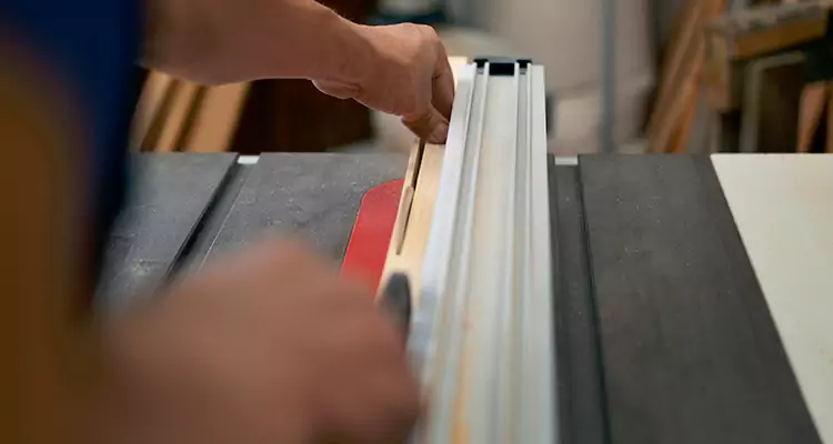 Bifold Door Seal Repair in Leesburg, FL