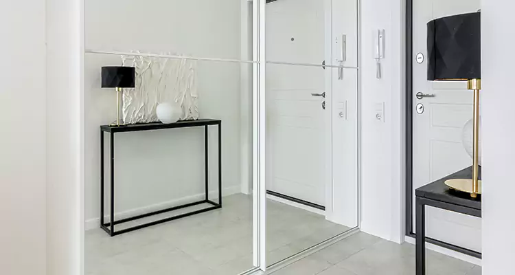 Mirrored Bifold Closet Doors Repair in Leesburg, FL