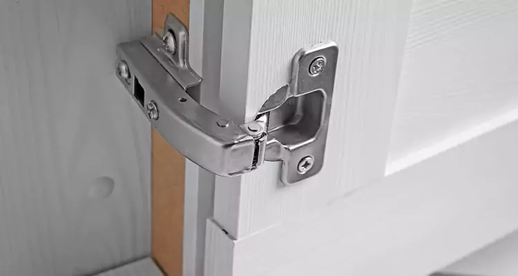 Shower Door Hinge Replacement in Leesburg, FL