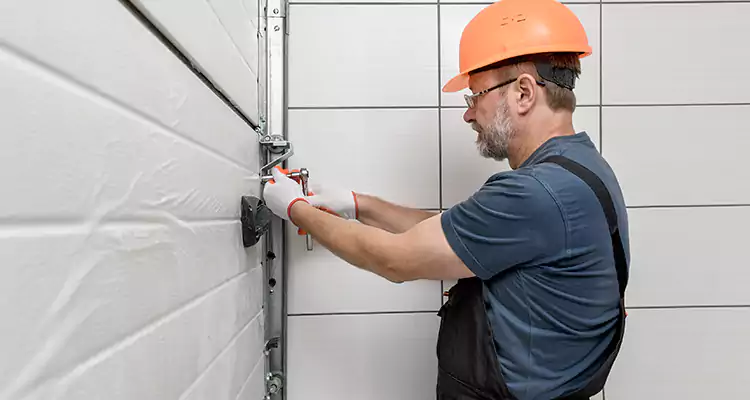 Emergency Garage Door Repair in Leesburg, FL