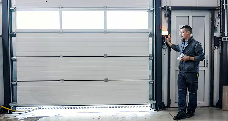 Modern Overhead Door Repair in Leesburg, FL
