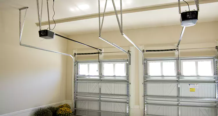 Residential Emergency Garage Door Repair in Leesburg, FL