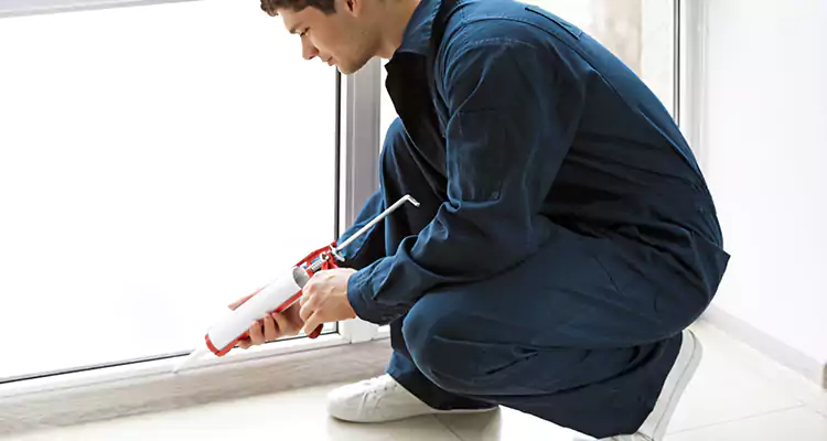 Window Glass Caulk Repair in Leesburg, FL