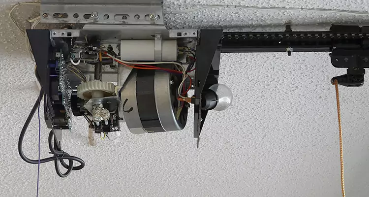 Garage Door Motor Replacement in Leesburg, FL