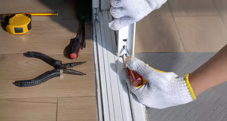 Closet Sliding Door Track Repair in Leesburg, FL