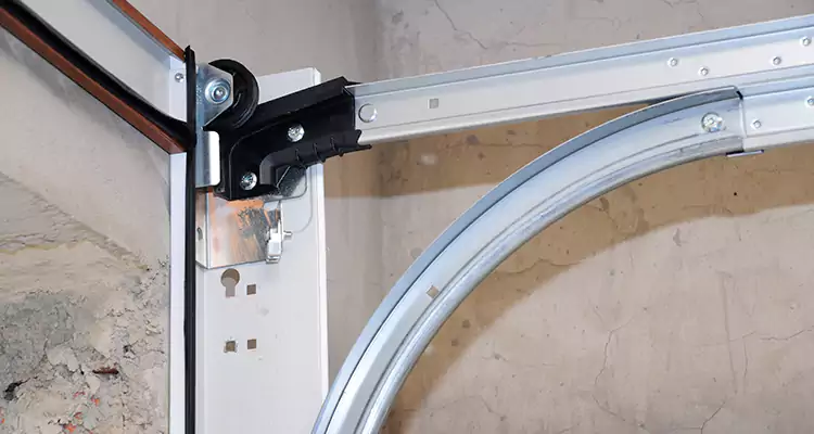 Maintain Liftmaster Garage Door Off Track in Leesburg, FL