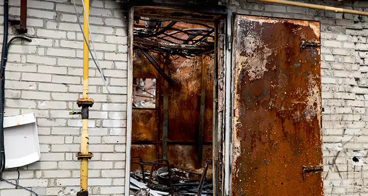 Metal Door Rust Repair in Leesburg, FL