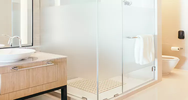 Expert Shower Door Fix and Repair in Leesburg, FL