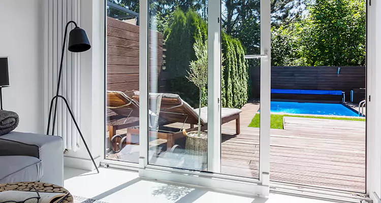 Fixing A Sliding Screen Door Roller in Leesburg, FL